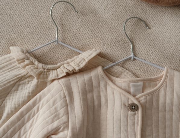 Ideale Kleidung für das gesunde Wachstum und die Bewegungsfreiheit Ihres Babys