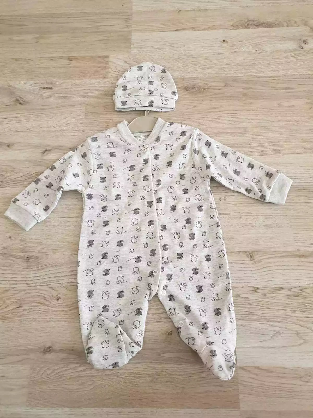 NEU Baby Strampler Schlafanzug mit Mütze 2 teiler Mädchen Jungen Gr. 62 68 74