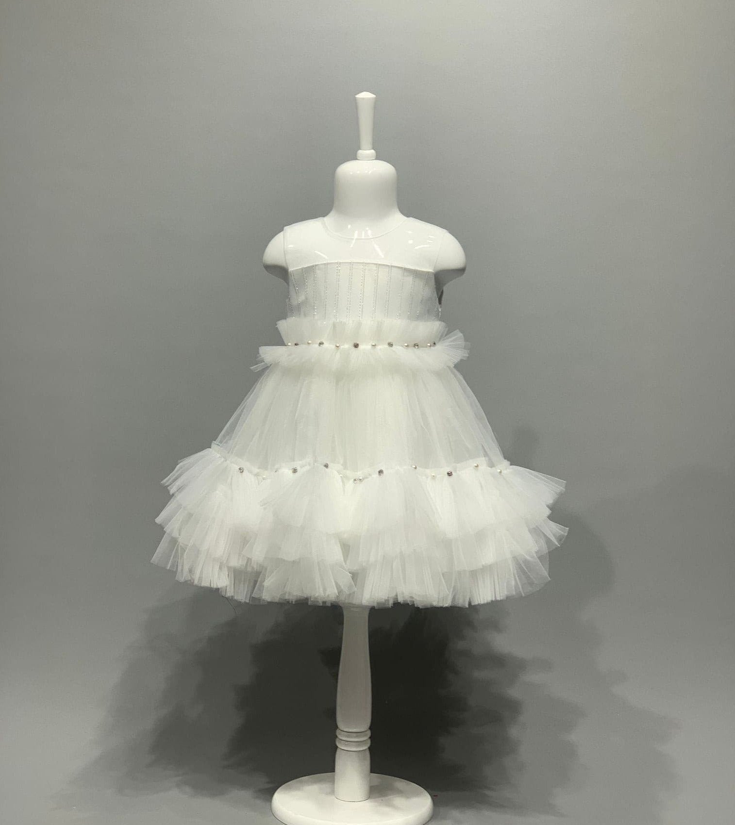 Tüllkleid mit Perlen weiß | muffin&co