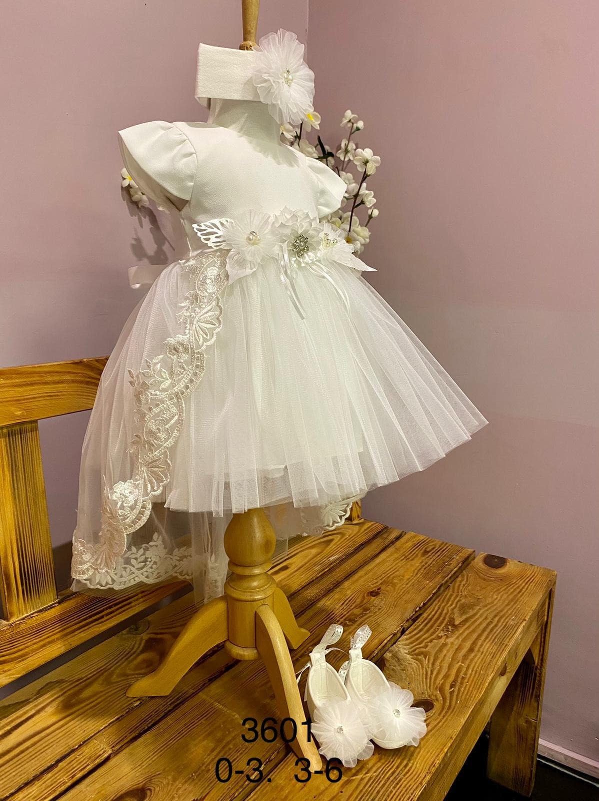 Tüllkleid -Queen- mit Spitze und Blumen 3Tlg. Set weiß | muffin&co