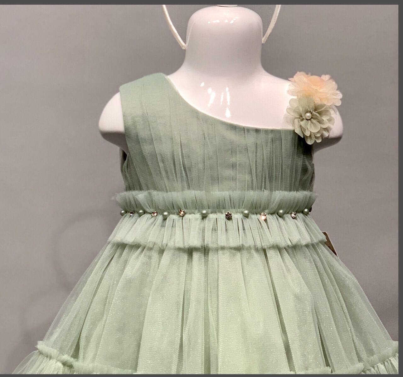 Tüllkleid mit Perlen weiß - 2241 | muffin&co