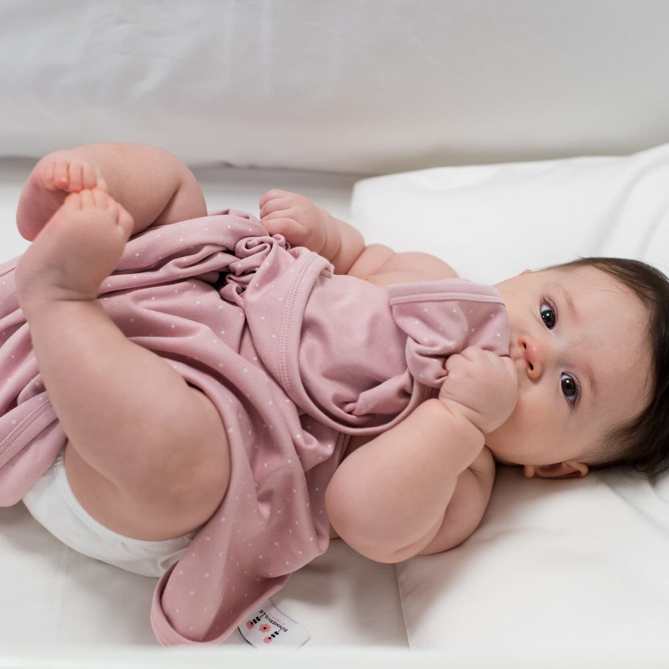 Babydecke zartes Rosa gepunktet-100% Bio-Baumwolle. GOTS-zertifiziertes Produkt. muffinandco.
